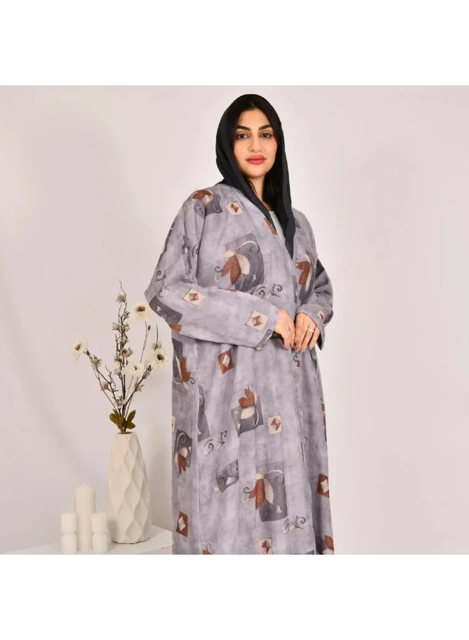 lamha abaya Double-faced wrap abaya in gray, made of chiffon fabric decorated with plain patterns