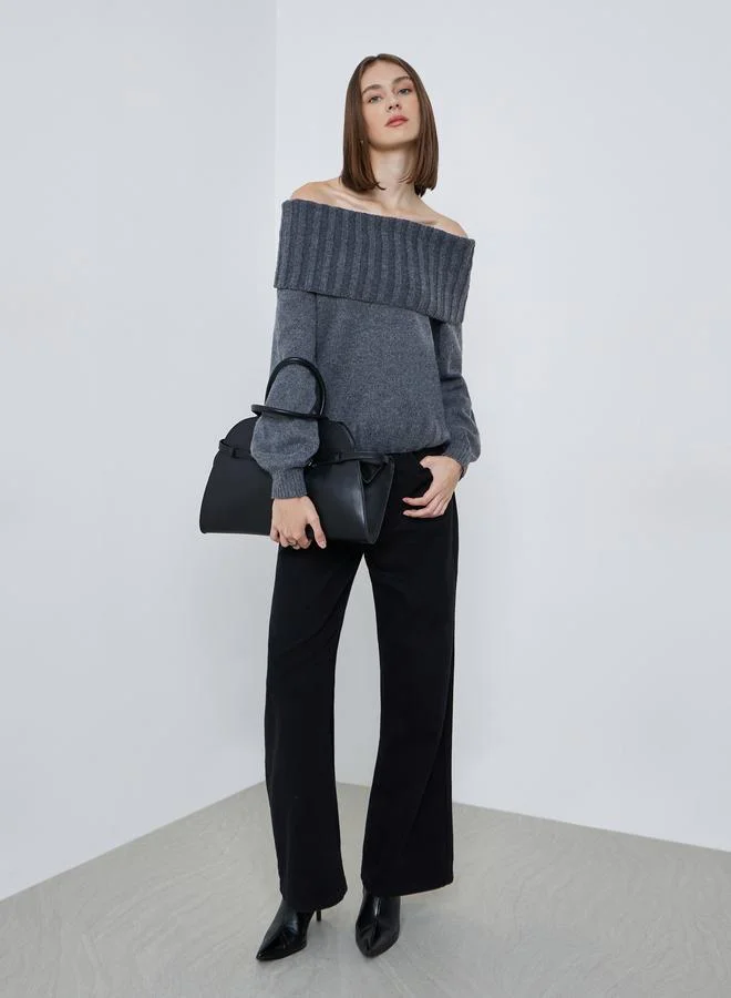 ستايلي سويتر محبوك بقصة عادية وكتف مكشوف