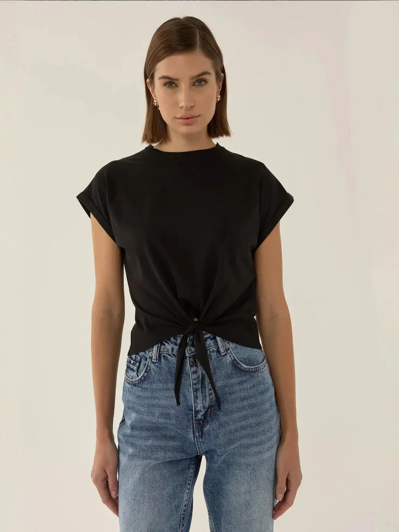 HICCUP Basic Crew Neck Cropped T-Shirt