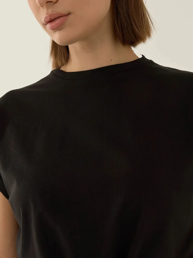 HICCUP Basic Crew Neck Cropped T-Shirt