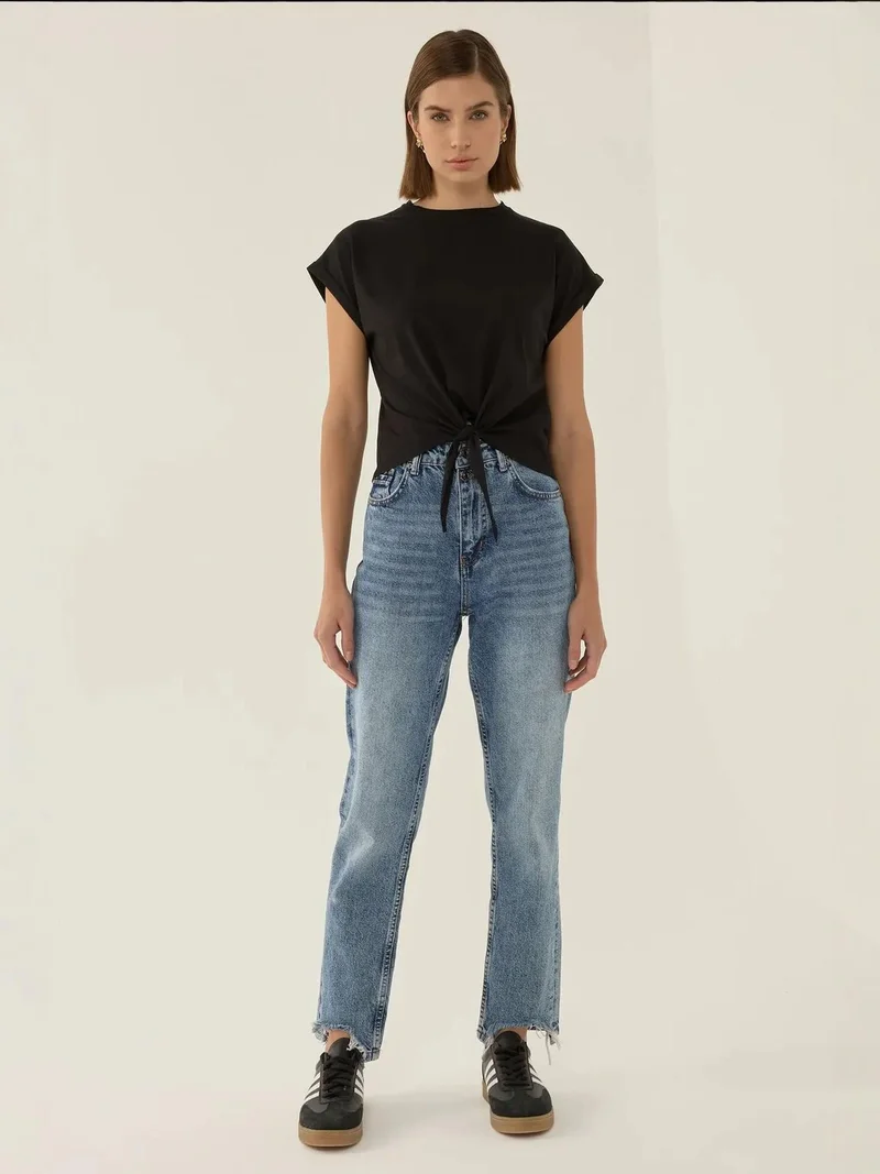 HICCUP Basic Crew Neck Cropped T-Shirt