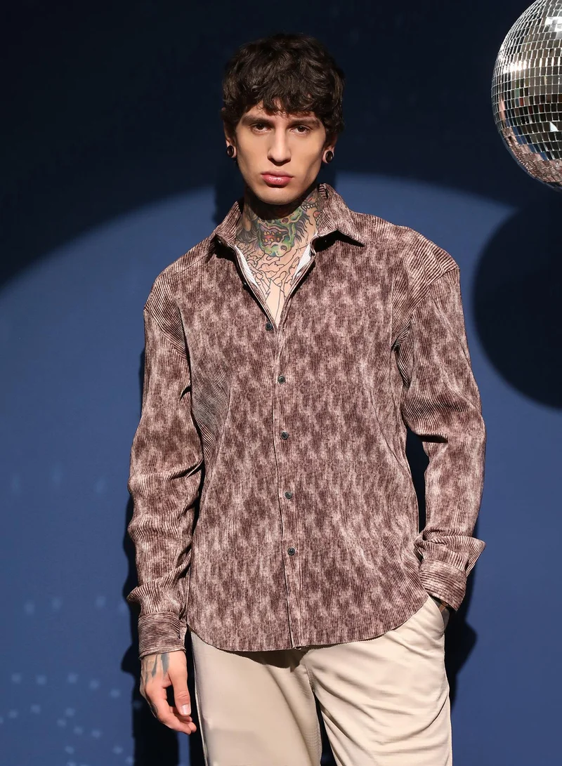 Campus Sutra Men's Russet Brown Faded Corduroy Relaxed Shirt For Casual Wear | Spread Collar | Long Cuffed Sleeves | Button Closure | Shirt Crafted With Comfort Fit For Everyday Wear