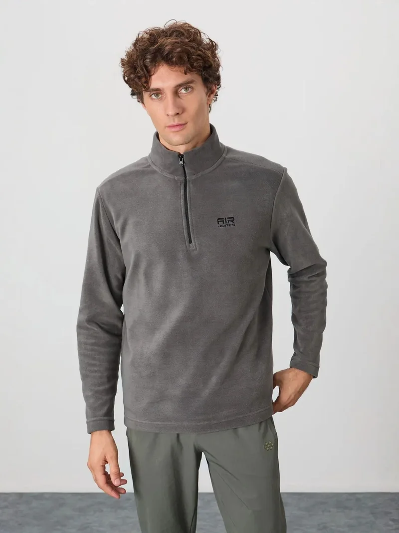 تومي لايف TOMMY Men's Plush Half-Zip Sweatshirt