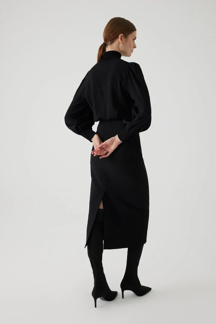 Exquise High-neck knitted detail long-sleeved relaxed fit black shirt