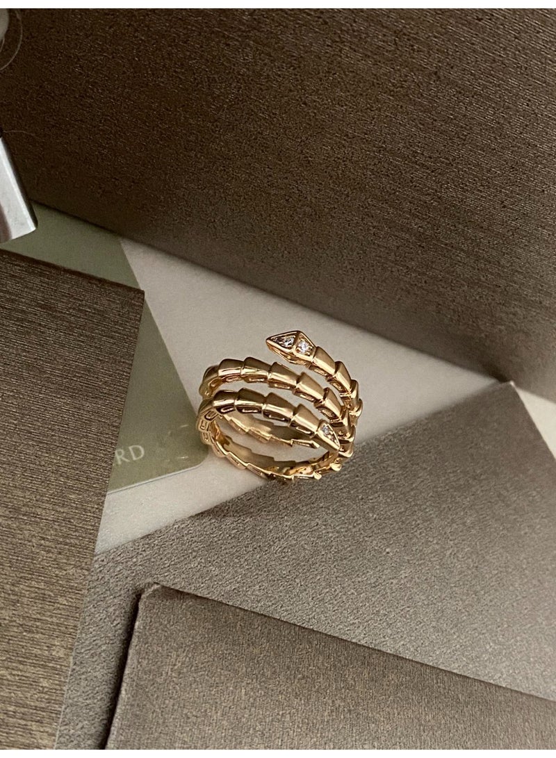 The ring is fashionable with all copper gold-plated craftsmanship, shining and beautiful