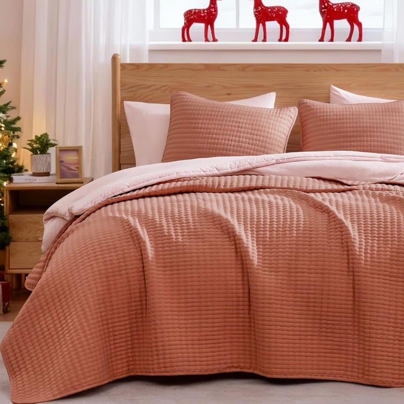 WRENSONGE Queen Quilt-3 Pieces Lightweight Autumn Leaf Fall Bedspreads Queen Size Quilt Bedding Set for All Season, Soft Coverlet with 2 Pillow Shams Suitable for Bed & Couch - Image 1