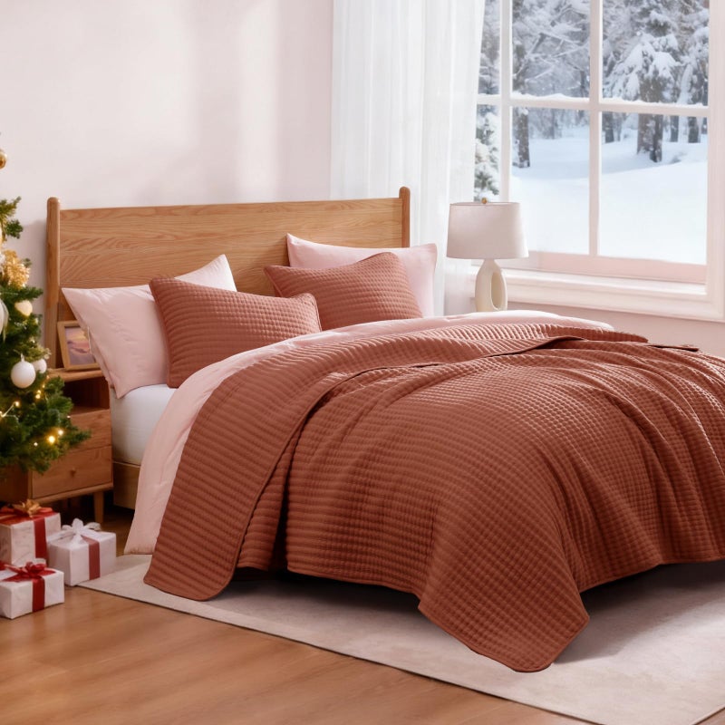 WRENSONGE Queen Quilt-3 Pieces Lightweight Autumn Leaf Fall Bedspreads Queen Size Quilt Bedding Set for All Season, Soft Coverlet with 2 Pillow Shams Suitable for Bed & Couch - Image 2