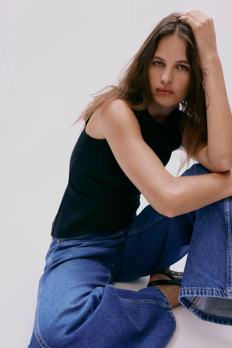 اتش اند ام بلوزة بتصميم غير متماثل