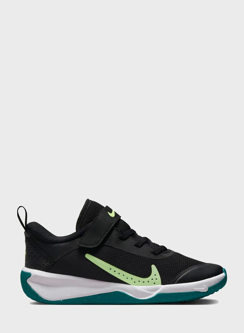 Nike Kids Omni Multi-Court Ps