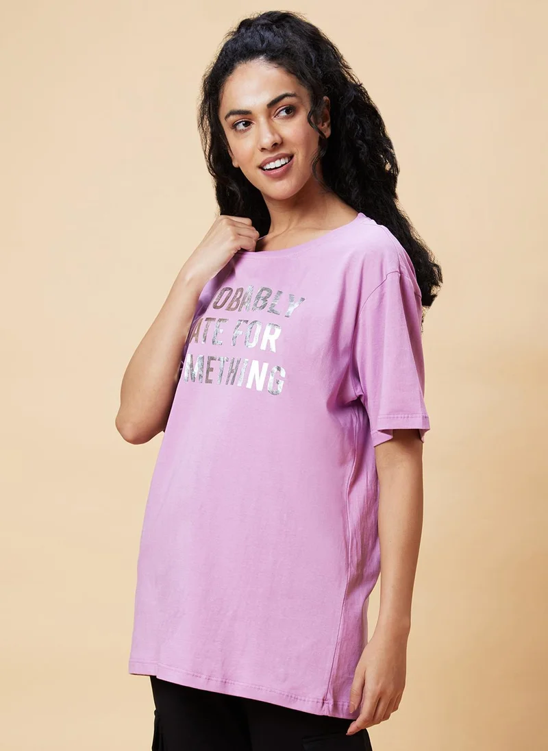 جلو باص تيشيرت قطن خالص بقصة واسعة وطبعة لافندر نسائية