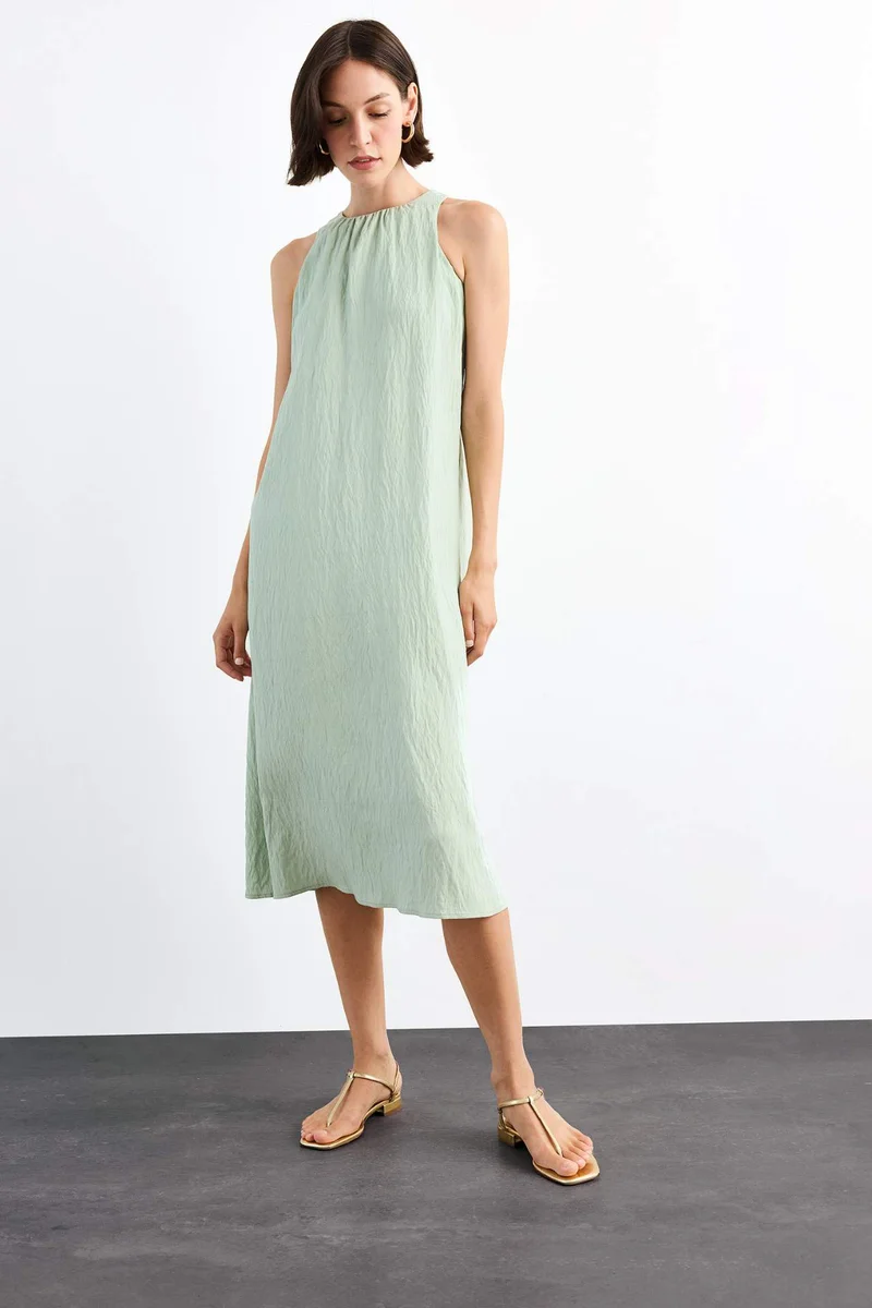 ديفاكتو Crinkle Fabric Sleeveless Midi Dress