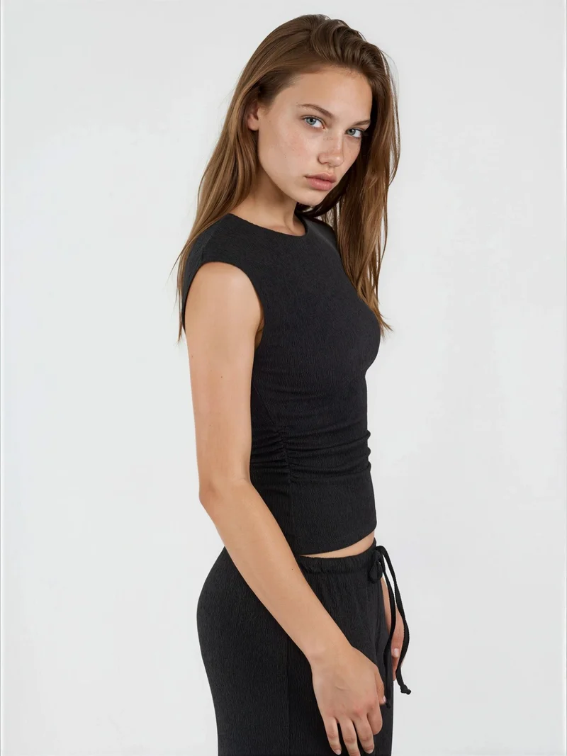 بوسيم BUSEM Ribbed Crew Neck Sleeveless Blouse
