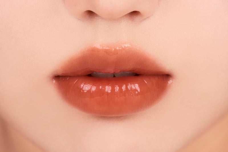 rom&nd GLASTING MELTING BALM 15 Pecan Brew | K-Beauty Hydrating Lip Balm for Plump, Crystal-Clear Shine | Vivid Nude Brown-Red Tint | Non-Sticky, Long-Lasting Moisture - Image 2