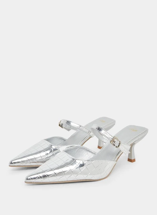 ستايلي أحذية فضية بنقشة بارزة ومقدمة مدببة