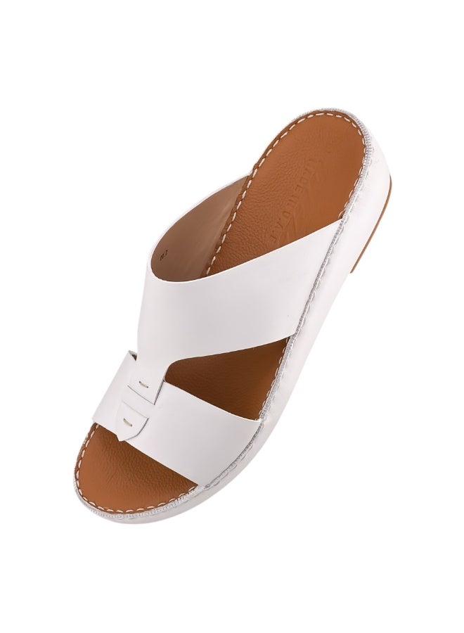 إيت صندل عربي يدوي الصنع للرجال من AET | شبشب رجالي خارجي | شبشب مفتوح الأصابع للاستخدام اليومي | جلد عربي أصلي ناعم بالكامل | تصميم جديد | نعل داخلي بلون بني فاتح | مريح وخفيف الوزن - Image 3