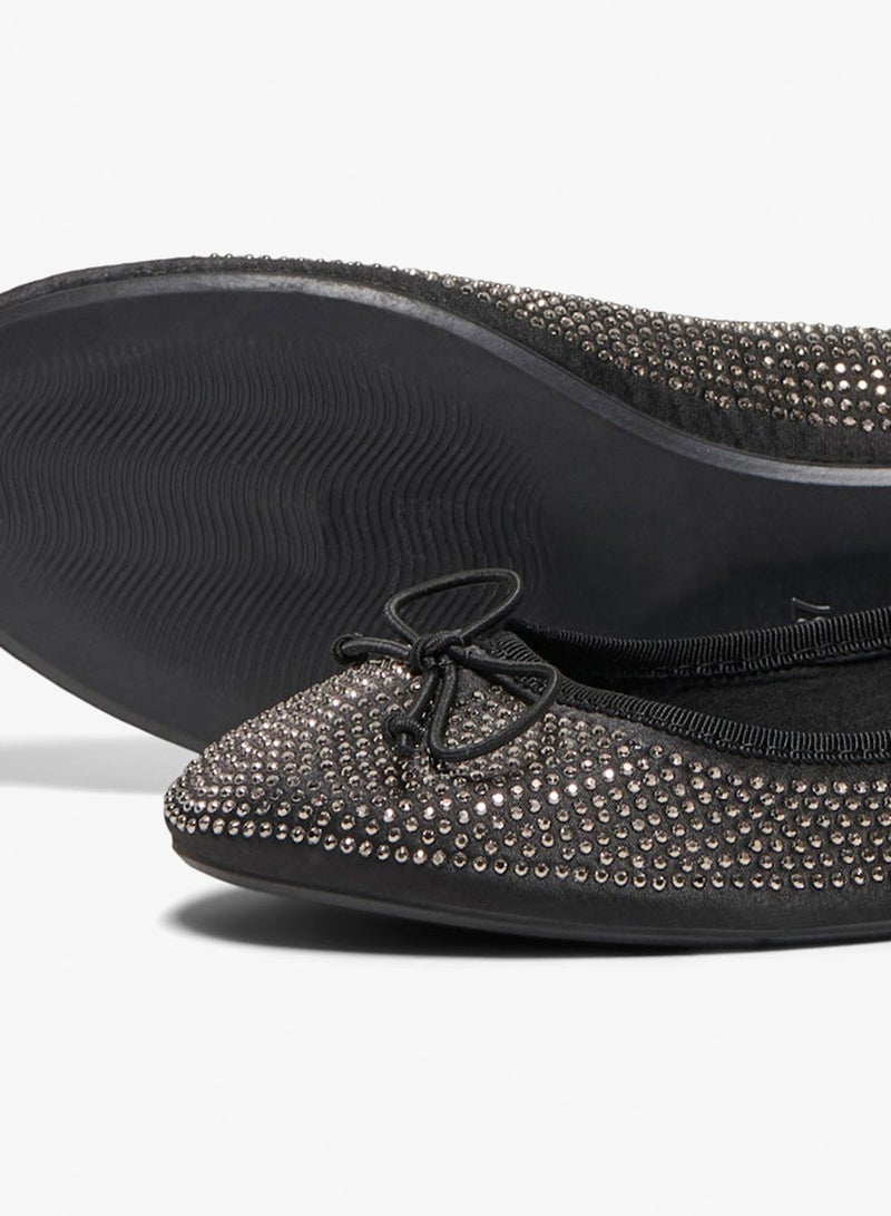 اونلي حذاء باليرينا بتفاصيل فيونكة بارزة - Image 5