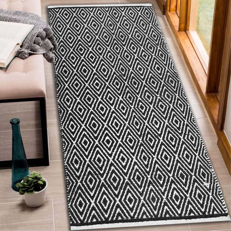 Chardin home Chardin home 100 Cotton Diamond 2x5 Runner Rug Fully Reversible Machine Washable Black and White 