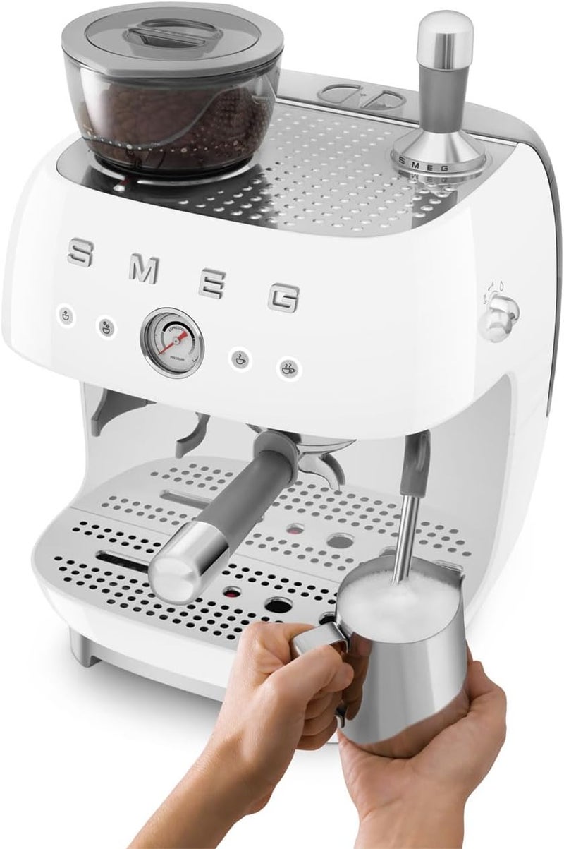 Smeg EGF03WHUK Espresso Machine with Pump & Grinder, Adjustable Temperature & Pre-Infusion, Italian Design, White 2.4 L EGF03WHUK WHITE - Image 5