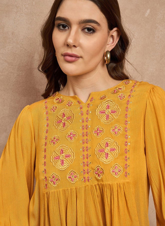Baizee بلوزة كريب مزخرفة بالزهور من Routes by All About You للنساء - Image 2