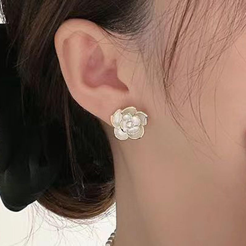 POYAMUSE White Gardenia Flower Stud Earrings for Women, Vintage Floral Earrings for Women (Pearl-Gold) - Image 3