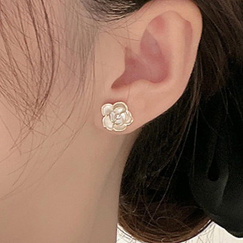POYAMUSE White Gardenia Flower Stud Earrings for Women, Vintage Floral Earrings for Women (Pearl-Gold) - Image 4