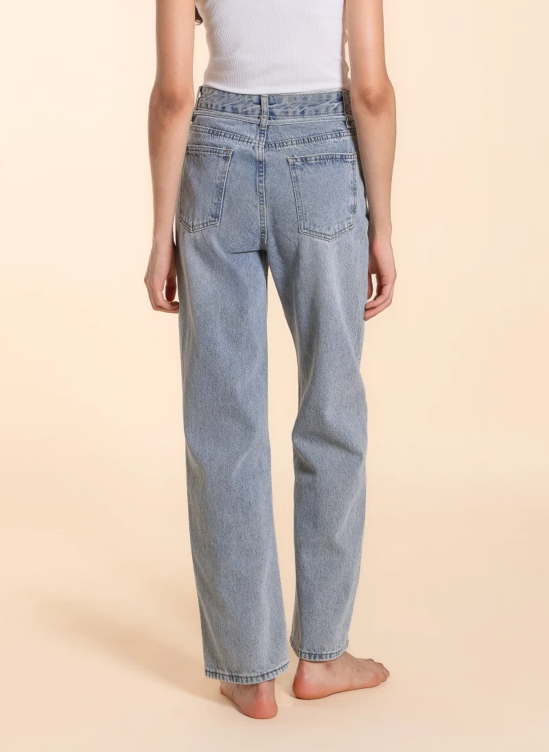 SHAPES DETAILED MID-WAIST JEANS