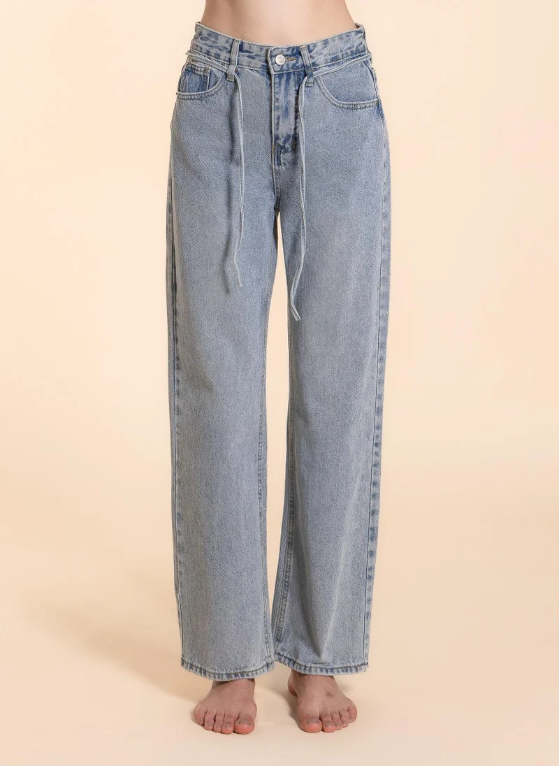SHAPES DETAILED MID-WAIST JEANS