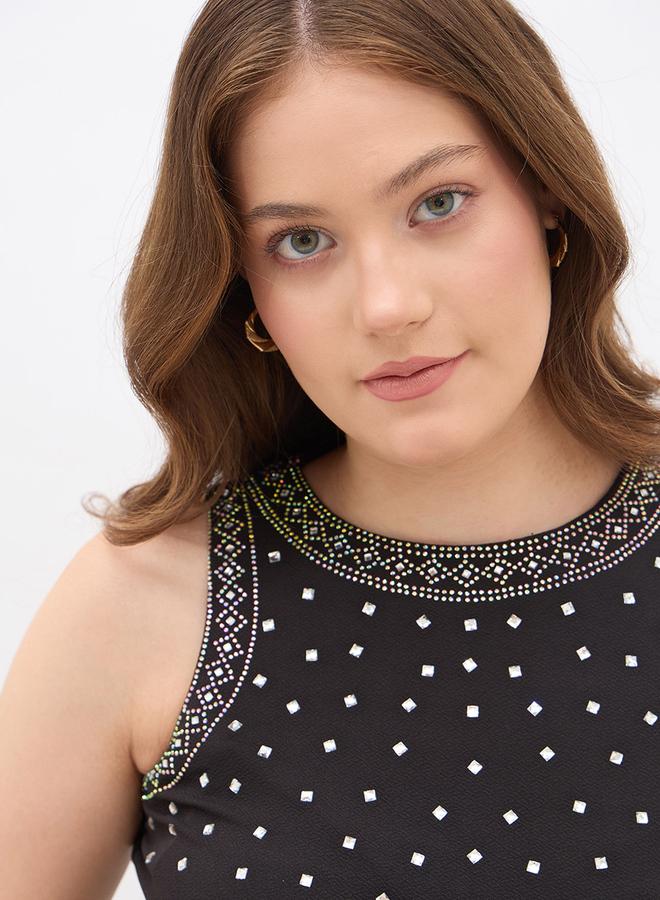 Styli Embellished Round Neck Sheath Knee-Length Dress - Image 4