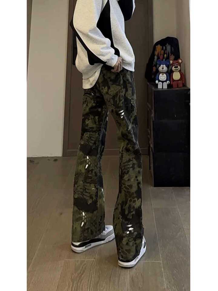 Unisex Classic Denim Jeans Loose Fit Daily Outdoor Wear - Image 3