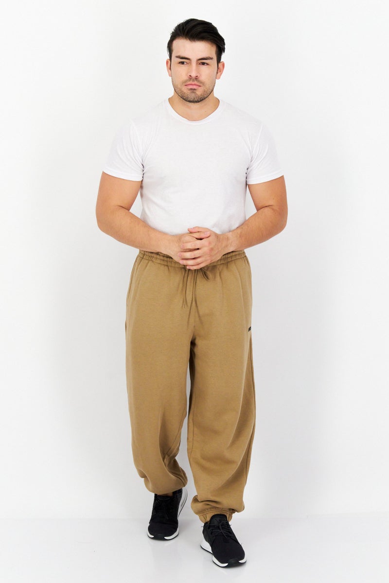 Levi's سروال رياضي للرجال بقصة عادية مع حبل شد، بشعار العلامة التجارية، كاكي - Image 4