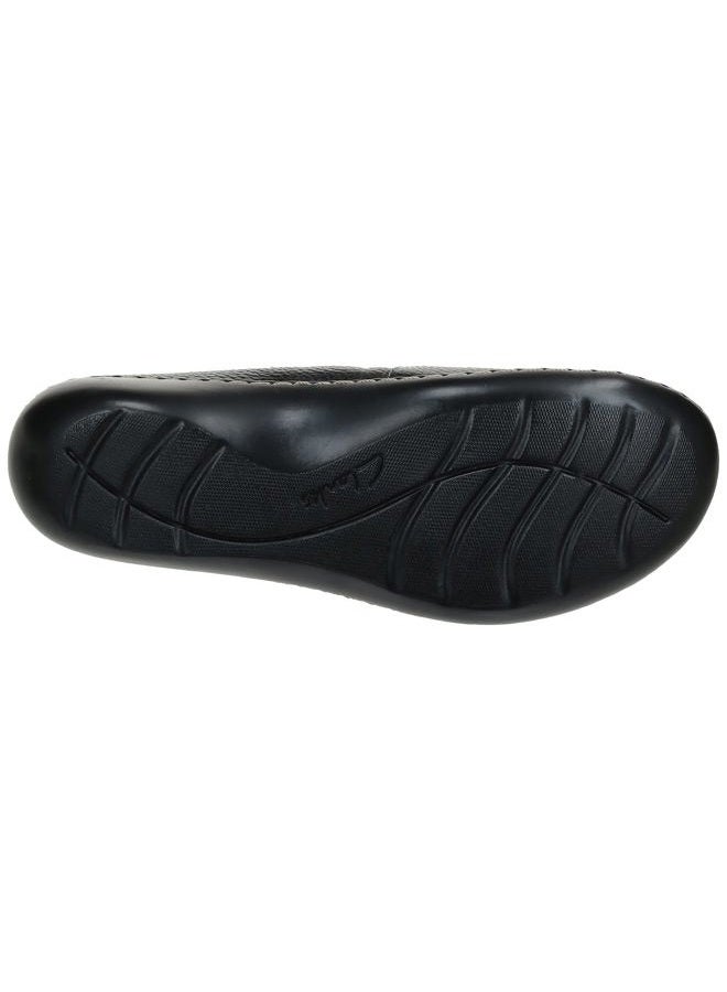 clarks Women's Ashland Lane Q Slip-On Loafer Black 6, 38 EU - Image 3