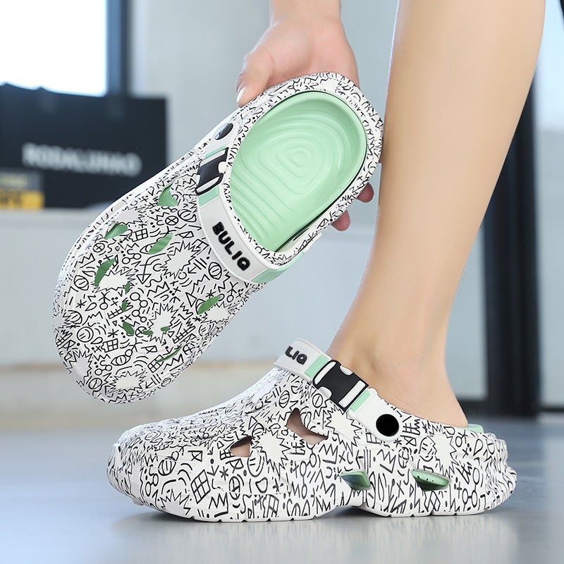 Croc-Style Shoes For Men And Women, Graffiti Design, Outdoor Wear, Parent-Child Shoes, Boys And Girls, Super Soft Beach Sandals, Dual-Use Slippers For Couples - Image 1