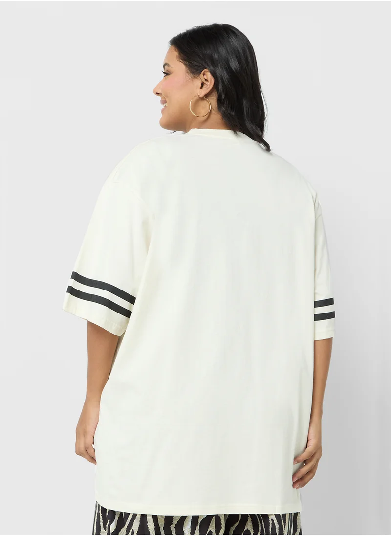 ديزني Mickey Plus Size Oversize Varsity Style T-Shirt