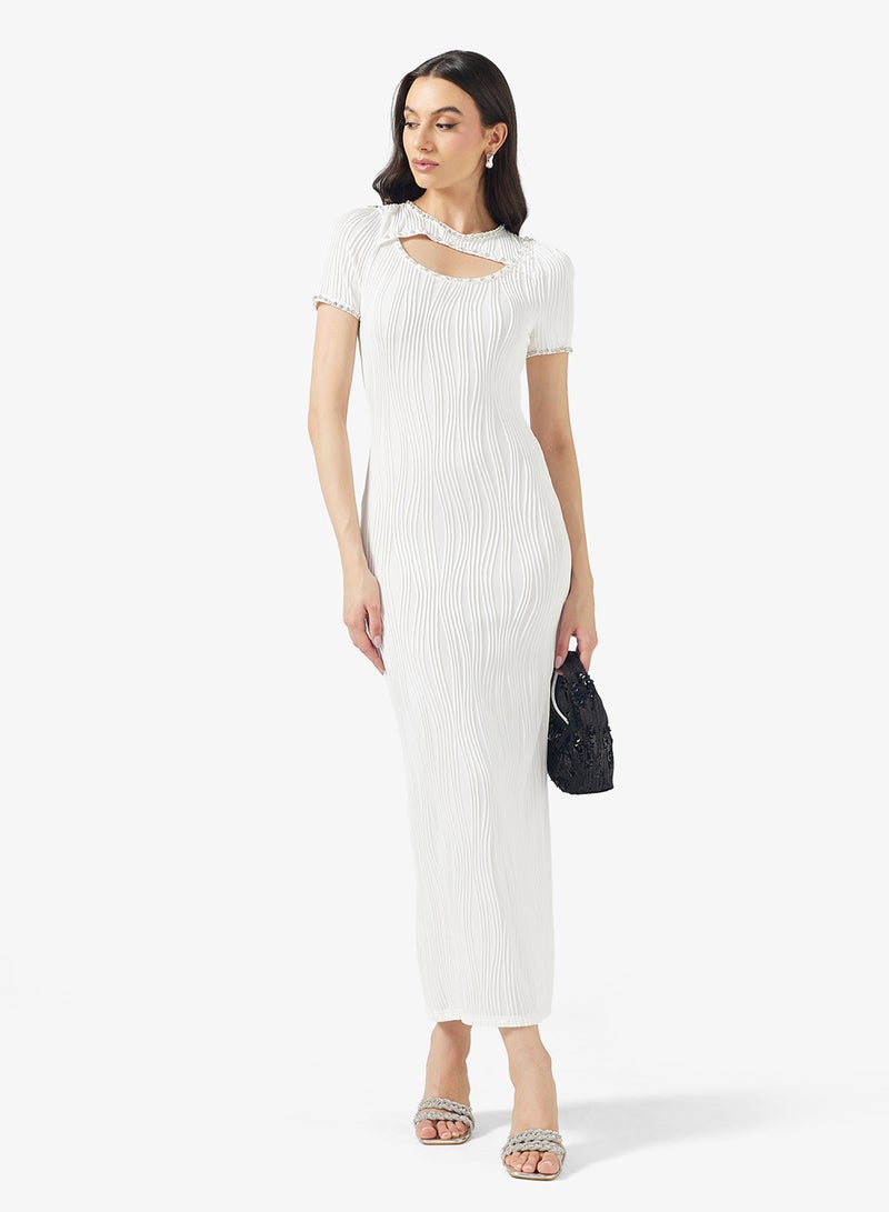 ايلا فستان بقصة عنق مفتوحة - Image 1