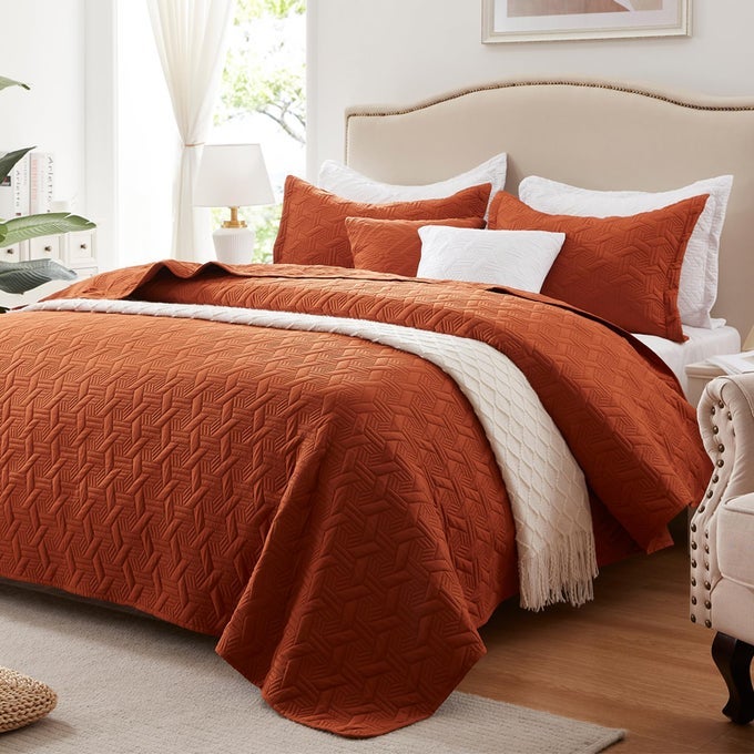 FULLQUEEN QUILT SET 3 PIECESLIGHTWEIGHT BURNT ORANGERUST BEDSPREAD90X98SOFT MICROFIBER SUMMER QUILTLUXURIOUS WARM COVERLET SETS FOR ALL SEASONS INCLUDES 1 QUILT 2 SHAMS