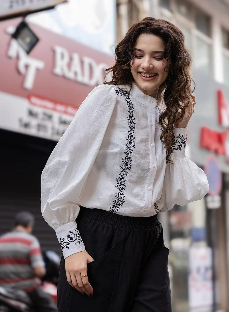 Zigzag Mandarin Collar Sleeve  Embroidered Top