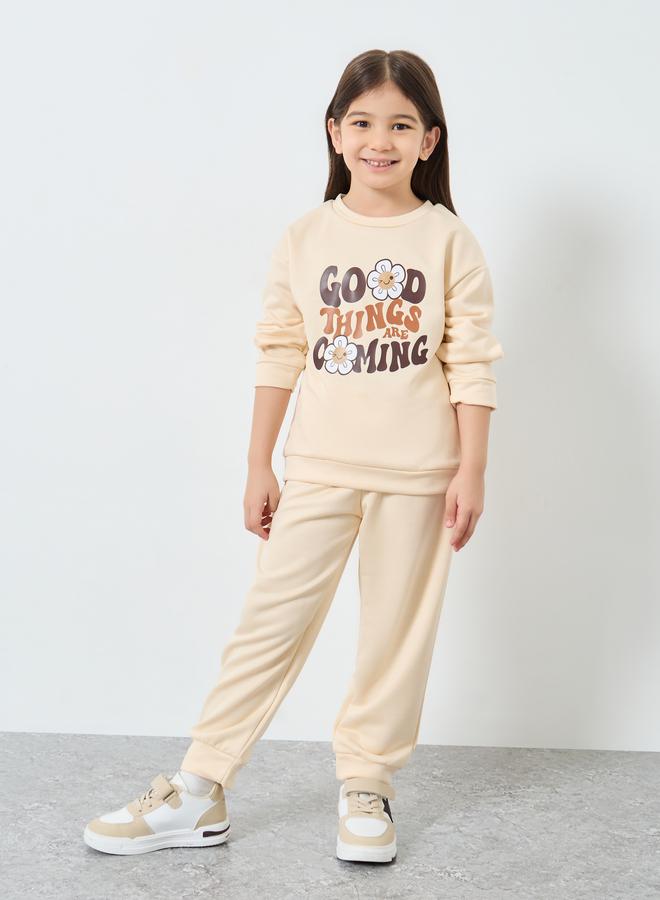 ستايلي طقم منسق من بنطال وبلوزة بطبعة جرافيك - Image 3