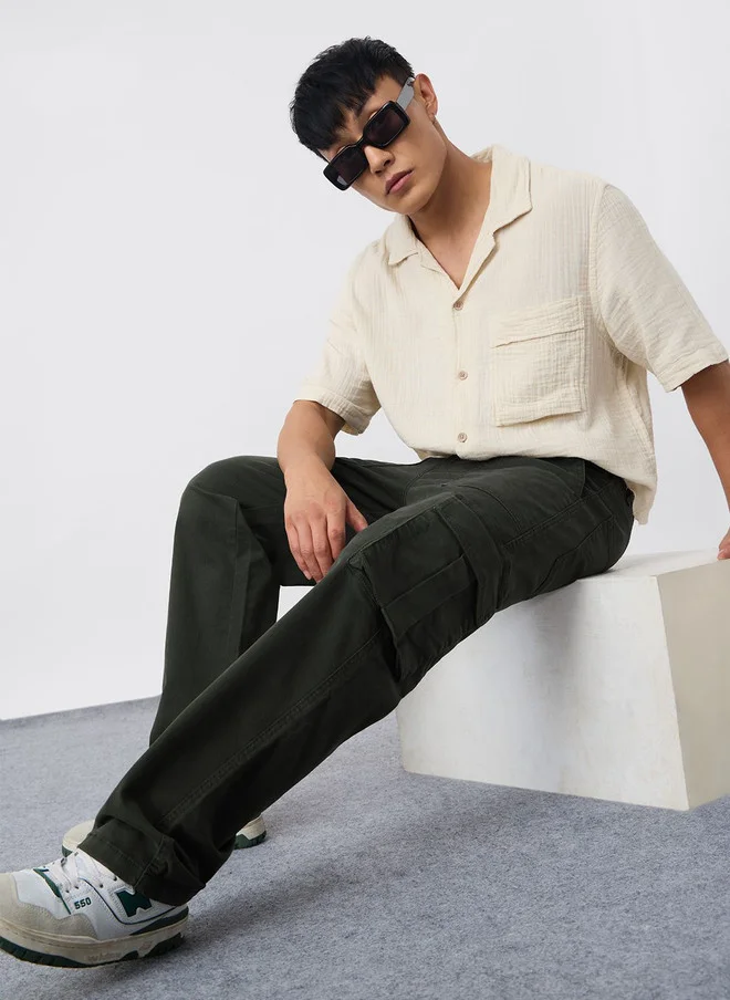 ذا سوليد ستور The Souled Store Dark Moss Men Solid Straight Fit Cargo Jeans