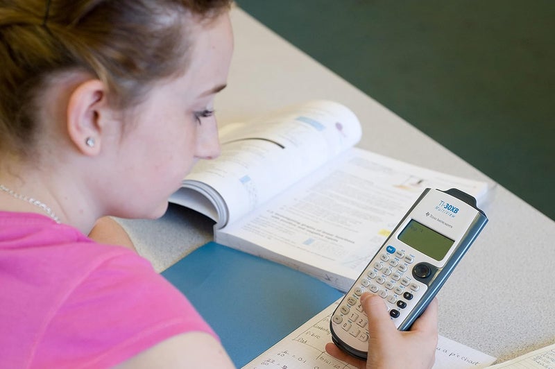 عداد علمي متعدد العروض من Texas Instruments TI-30XB