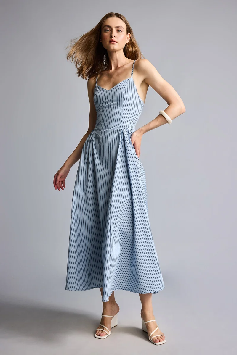 ديفاكتو Heart Neck Floral Poplin Strappy Midi Dress