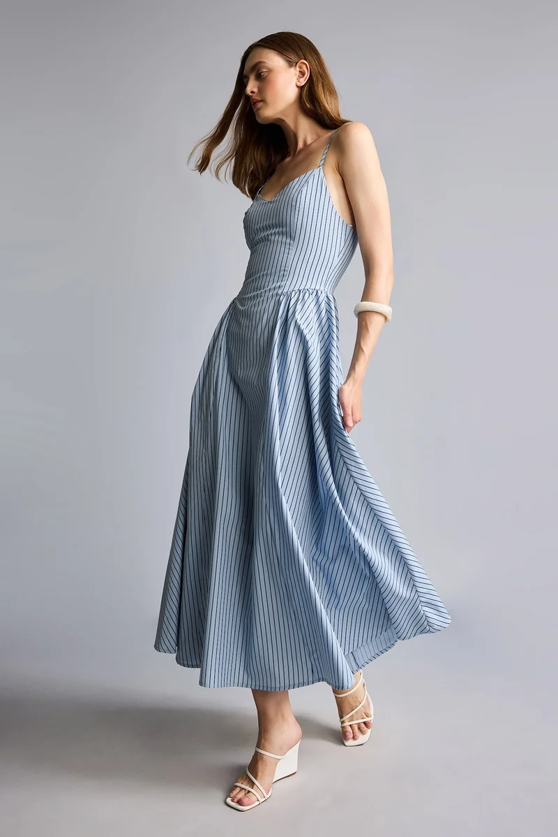 ديفاكتو Heart Neck Floral Poplin Strappy Midi Dress