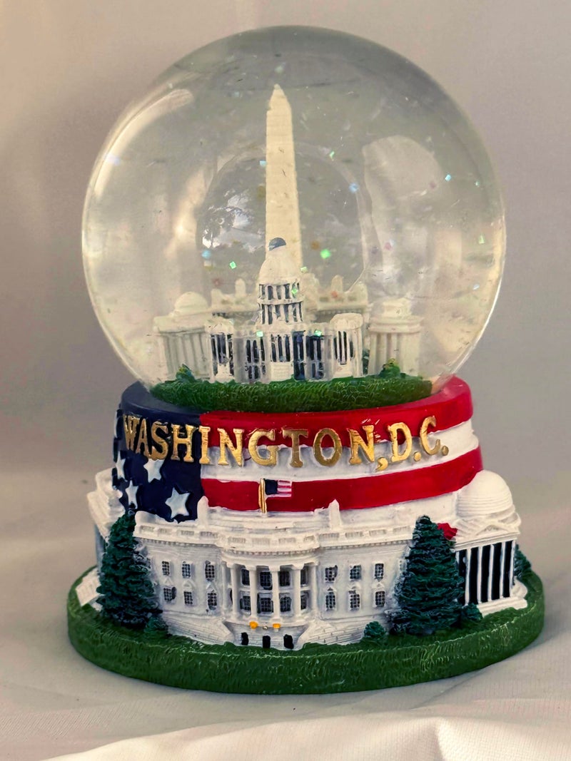 Washington DC Washington, D.C. Snow Globe with Famous Buildings and Monuments - American Flag Base - Large - Image 2