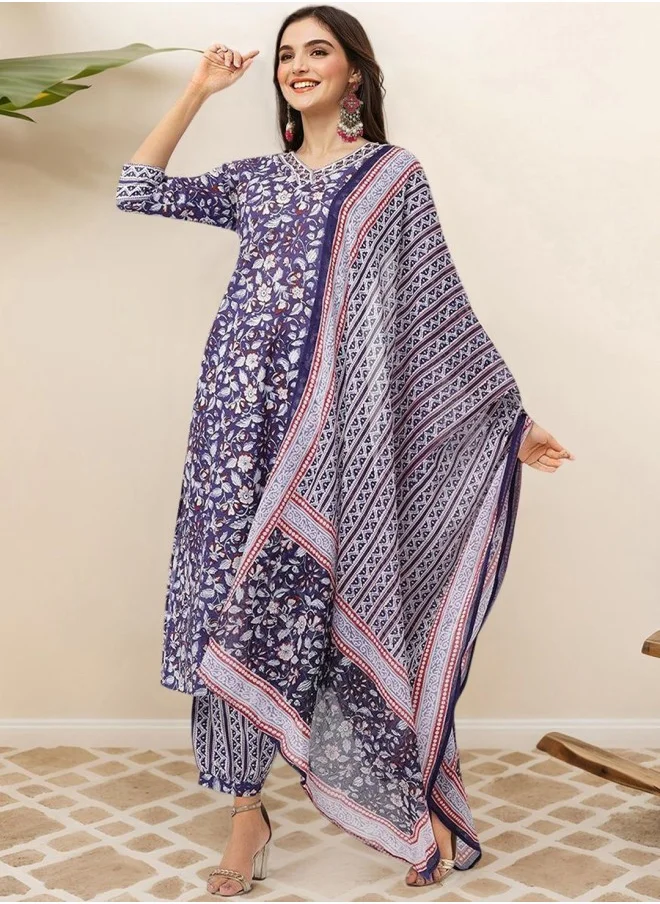 آي شين Straight Fit Printed Pattern Round Neck Three-Quarter Sleeves Blue Colour Knitted Cotton Kurta Set for Women with Semi Elastic Closure - Blending Tradition with Modern Style