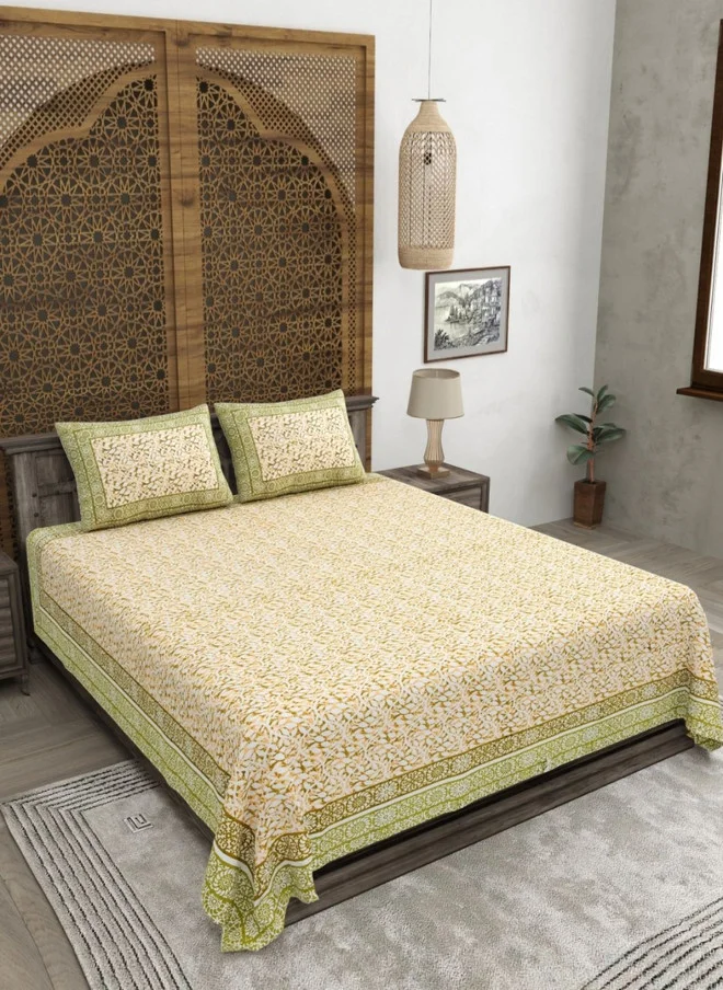 CLOTHOLOGY CLOTHOLOGY Green & White Floral Printed Pure Cotton 180 TC King Bedsheet with 2 Pillow Covers