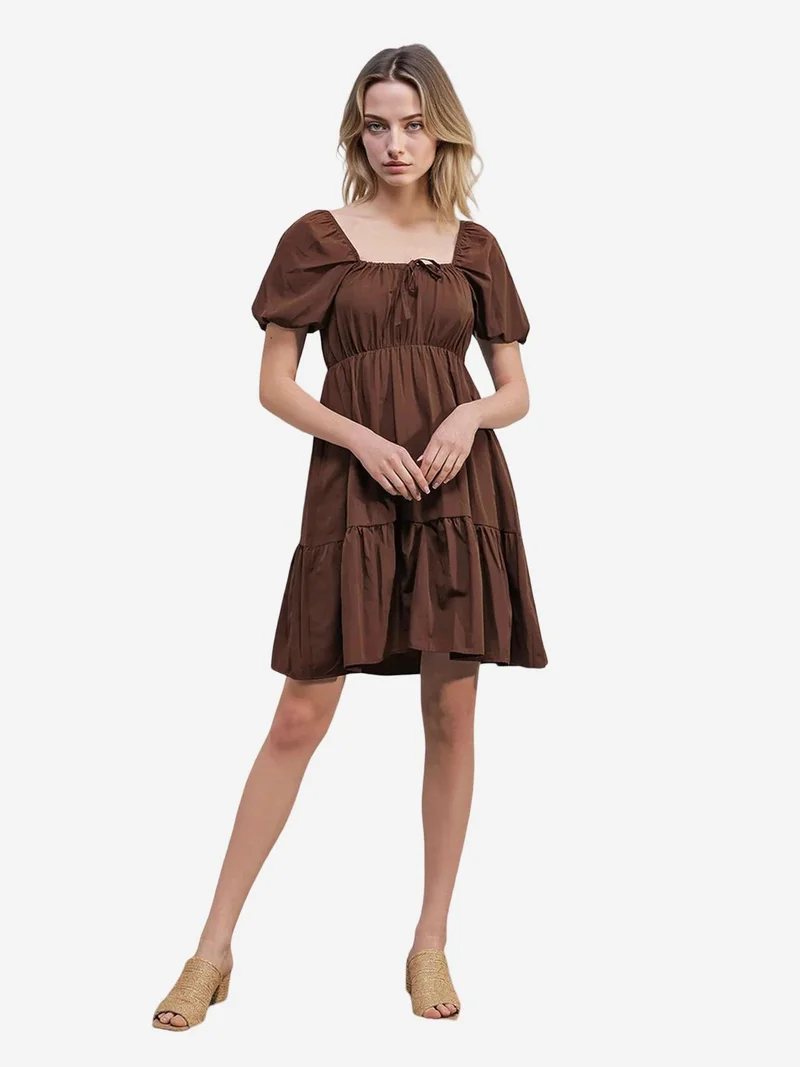 بيغ دارت فستان قصير بياقة مربعة وربطة عنق