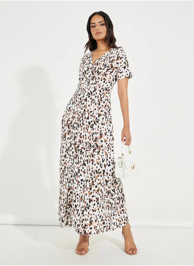 Styli Spot Sketch Print Collared A-Line Maxi Dress