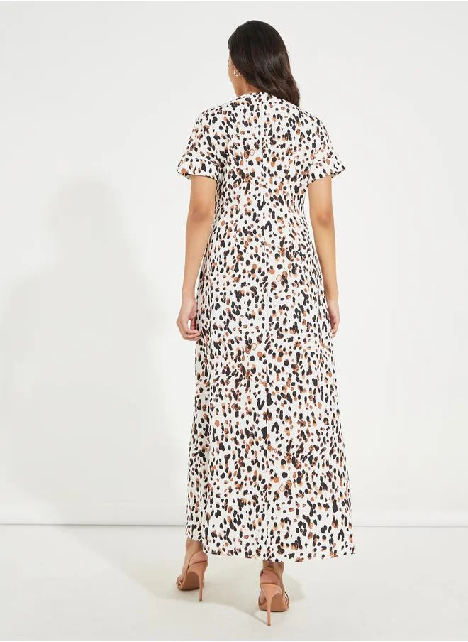 Styli Spot Sketch Print Collared A-Line Maxi Dress