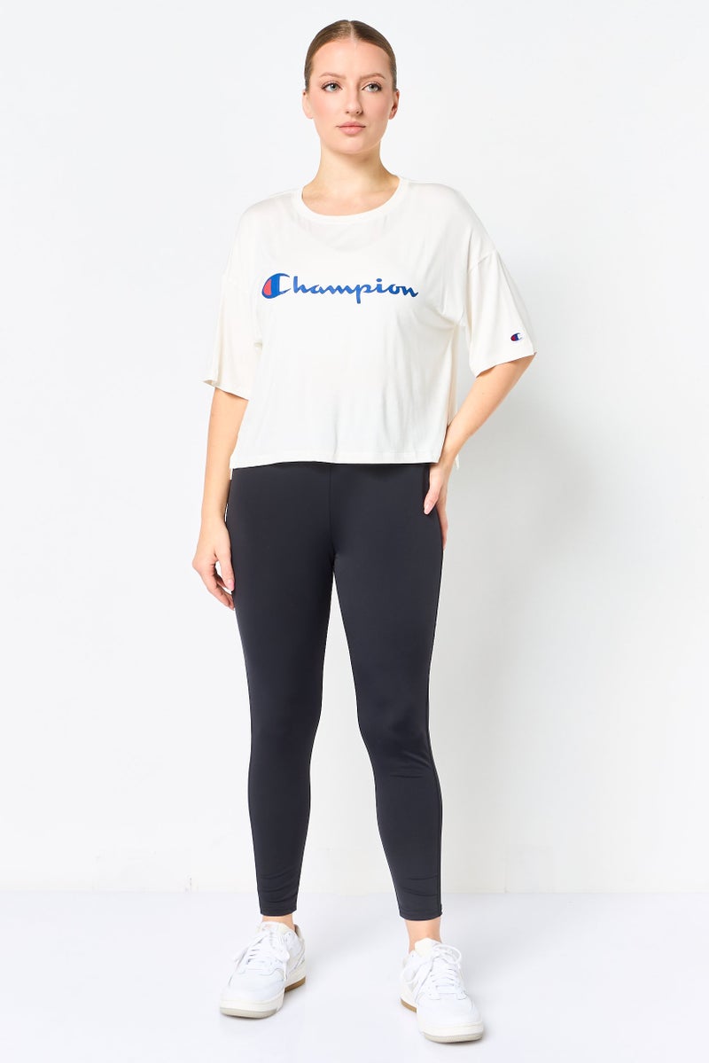 Champion تي شيرت قصير الأكمام للنساء مناسب للرياضة في الهواء الطلق، أبيض - Image 3