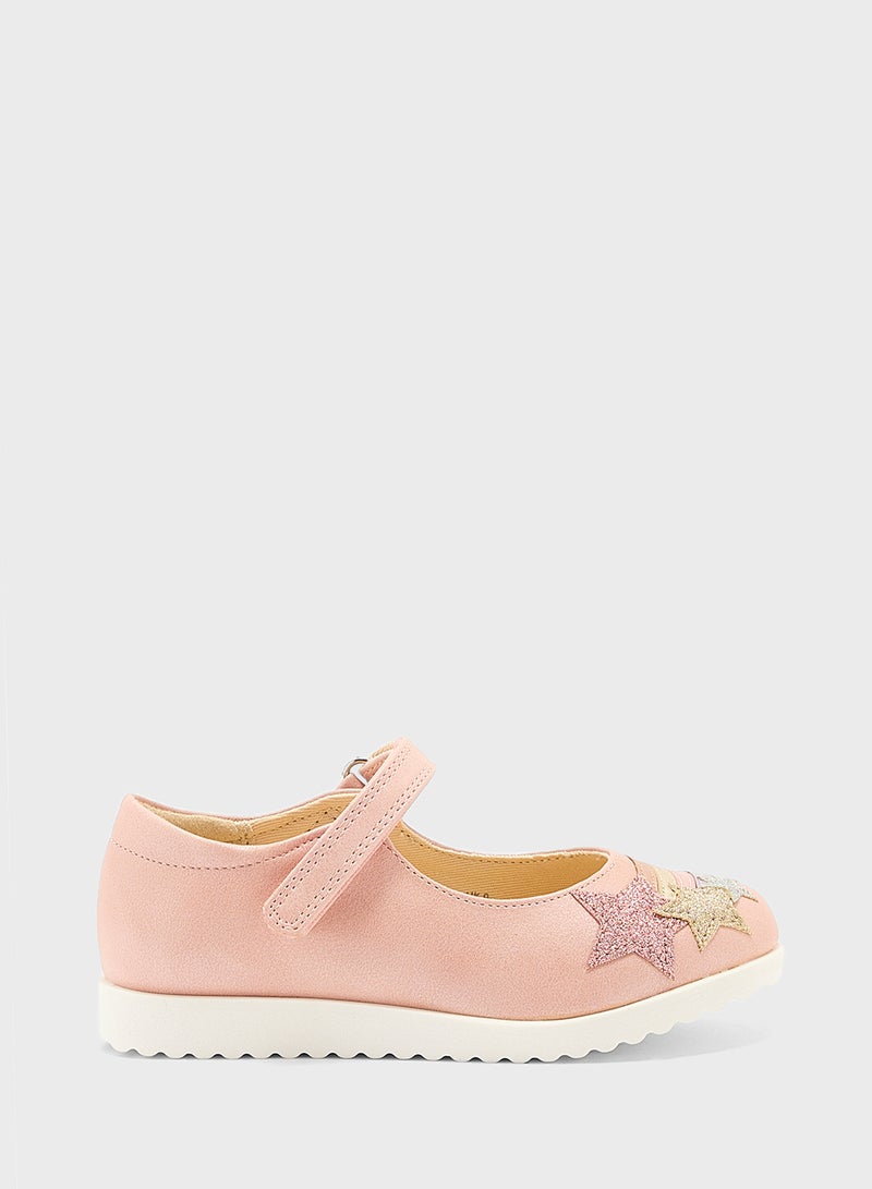 Marks & Spencer أحذية ماري جين للأطفال بتصميم قوس قزح مع شريط لاصق (4 صغير - 13) - Image 1