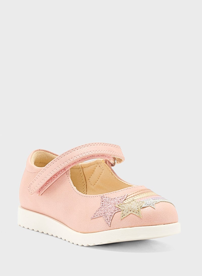 Marks & Spencer أحذية ماري جين للأطفال بتصميم قوس قزح مع شريط لاصق (4 صغير - 13) - Image 2